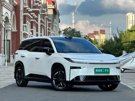 2025 Toyota bZ3X 58.3 kWh, белый, 2670000 рублей, вид 3