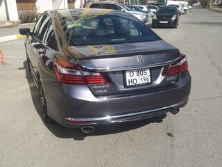 2017 Honda Accord IX Рестайлинг, серый, 1980000 рублей, вид 3