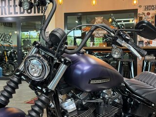 2025 Harley-Davidson Street Bob, фиолетовый, 2290000 рублей, вид 5