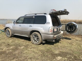 2002 Toyota Land Cruiser 100 Series Рестайлинг 1, серебристый, 1700000 рублей, вид 3