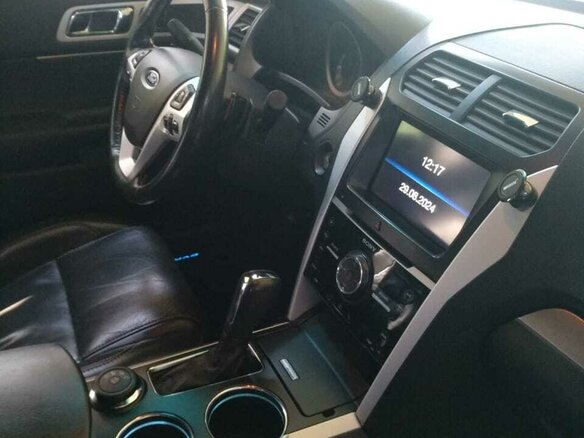 2014 Ford Explorer Sport V, белый, 2650000 рублей - вид 20