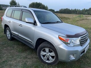 2012 Toyota Land Cruiser 200 Series Рестайлинг 1, серебристый, 3900000 рублей, вид 1