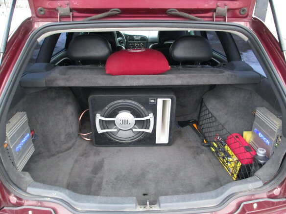 1998 Volvo V40 I, красный - вид 8
