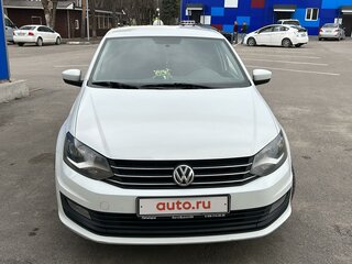 2015 Volkswagen Polo V Рестайлинг, белый, 900000 рублей, вид 2