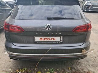 2019 Volkswagen Touareg III, серый, 8600000 рублей, вид 4
