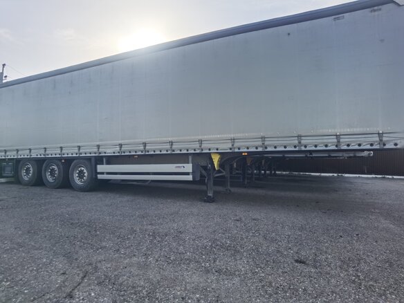 2020 Schmitz Cargobull 9084, серебристый, 4750000 рублей
