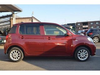 2016 Toyota Passo III, красный, 770000 рублей, вид 3