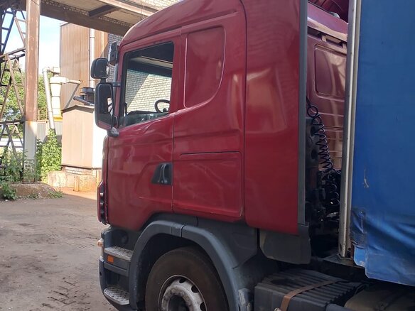 2011 Scania G-series, красный, 1650000 рублей - вид 3