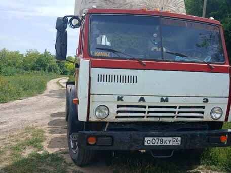 1985 КамАЗ 54112, красный, 650000 рублей, вид 3