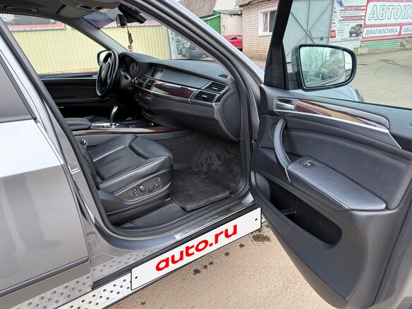 2011 BMW X5 35i II (E70) Рестайлинг, серый - вид 7