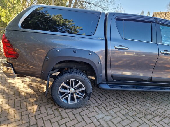 2016 Toyota Hilux VIII, серый, 5300000 рублей - вид 5