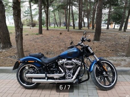 2018 Harley-Davidson Breakout, синий, 2500000 рублей, вид 1