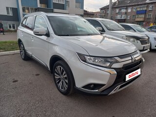 2019 Mitsubishi Outlander III Рестайлинг 3, белый, 2250000 рублей, вид 1