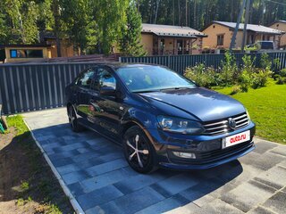 2016 Volkswagen Polo V Рестайлинг, синий, 1100000 рублей, вид 3