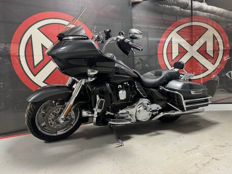 2015 Harley-Davidson CVO Road Glide Limited, чёрный, 1800000 рублей, вид 2