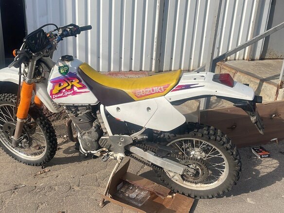 1998 Suzuki DR 250, белый, 205000 рублей