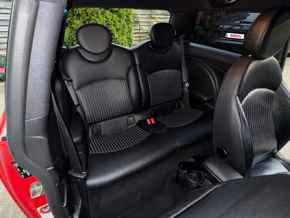 2013 Mini Hatch Cooper S II (R56) Рестайлинг, красный, 1250000 рублей - вид 11