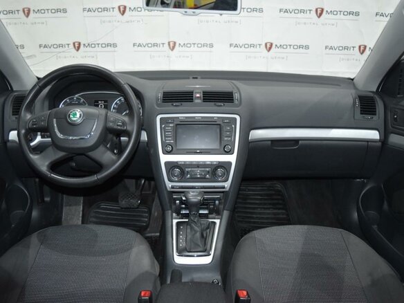 2012 Skoda Octavia II (A5) Рестайлинг, белый - вид 9