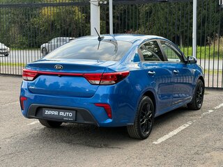2019 Kia Rio IV, синий, 1379000 рублей, вид 4