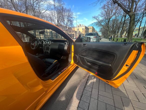 2008 Ford Mustang V, оранжевый, 3400000 рублей - вид 11