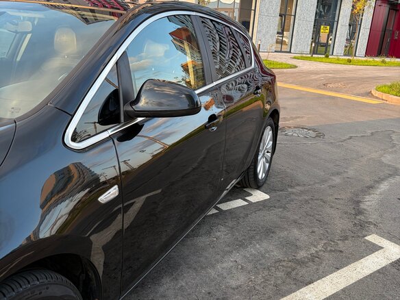 2011 Opel Astra J, чёрный - вид 15