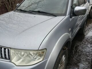 2010 Mitsubishi Pajero Sport II, серебристый, 2000000 рублей, вид 2