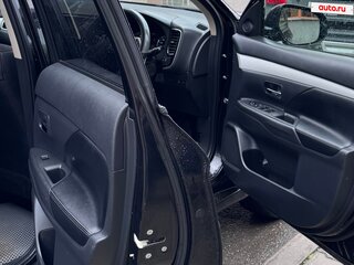 2014 Mitsubishi Outlander PHEV III Рестайлинг, чёрный, 1850000 рублей, вид 4