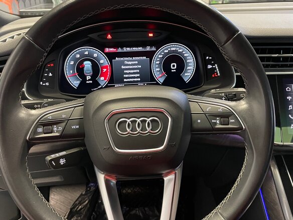 2020 Audi Q8 55 TFSI I (4M), белый, 5400000 рублей - вид 28