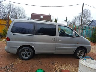 2001 Hyundai H-1 I, серебристый, 550000 рублей, вид 2