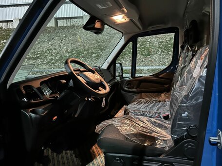 2025 Iveco Daily, синий, 12500000 рублей, вид 2