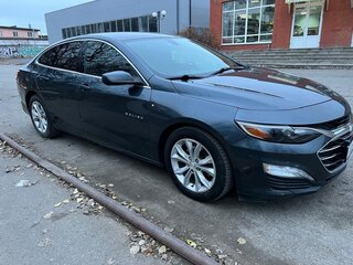 2020 Chevrolet Malibu IX Рестайлинг, серый, 1800000 рублей, вид 2