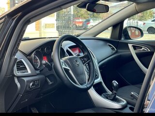 2010 Opel Astra J, чёрный, 530000 рублей, вид 4