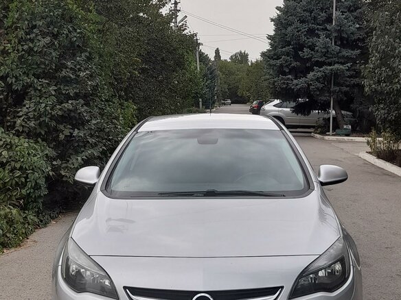2012 Opel Astra J Рестайлинг, серебристый, 1000000 рублей