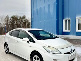 2011 Toyota Prius III Рестайлинг (XW30), белый, 980000 рублей, вид 2
