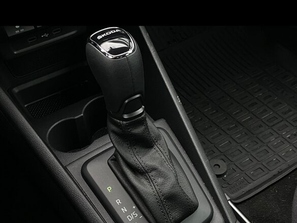 2021 Skoda Rapid II, красный, 1700000 рублей - вид 9