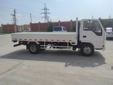 2024 Isuzu Elf (N-series), белый, 3300000 рублей, вид 3