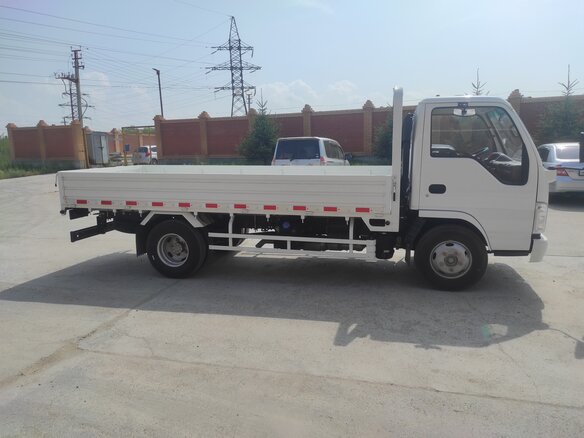 2024 Isuzu Elf (N-series), белый - вид 2