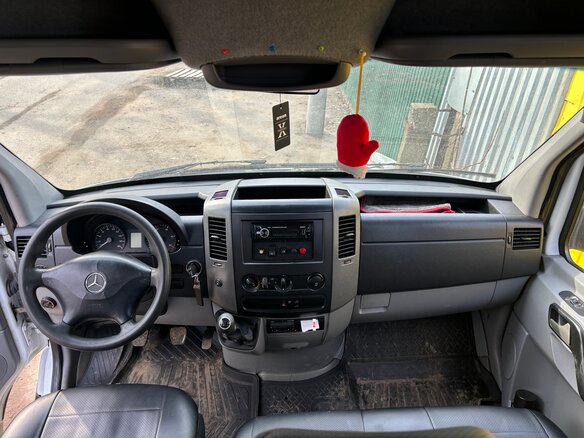 2014 Mercedes-Benz Sprinter, белый, 2600000 рублей - вид 8