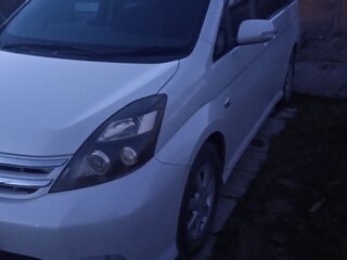 2010 Toyota ISis I Рестайлинг, белый, 1650000 рублей, вид 4