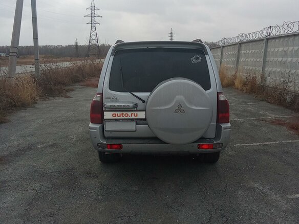 2004 Mitsubishi Pajero III Рестайлинг, серебристый, 1150000 рублей - вид 3