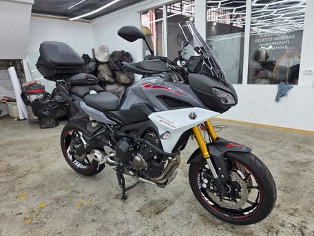 2018 Yamaha MT-09 Tracer (FJ-09), серый, 1100000 рублей, вид 2