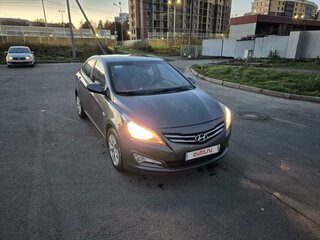 2015 Hyundai Solaris I Рестайлинг, серый, 925000 рублей, вид 1