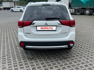 2015 Mitsubishi Outlander III Рестайлинг 2, белый, 1750000 рублей, вид 5