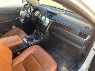 2016 Toyota Camry VII (XV50) Рестайлинг, белый, 1900000 рублей, вид 3