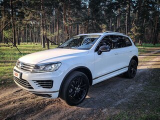 2016 Volkswagen Touareg II Рестайлинг, белый, 3650000 рублей, вид 1