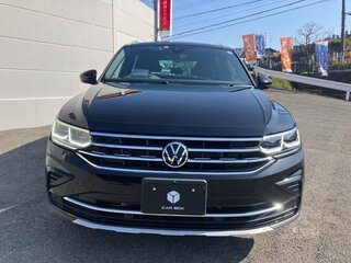 2021 Volkswagen Tiguan II Рестайлинг, чёрный, 1980000 рублей, вид 1