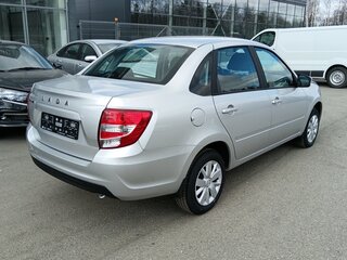2026 Lada (ВАЗ) Granta I Рестайлинг, серебристый, 1121000 рублей, вид 5