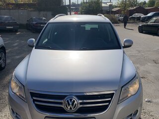 2011 Volkswagen Tiguan I, серебристый, 1580000 рублей, вид 2