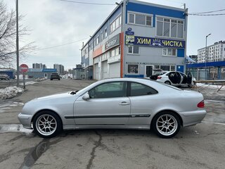 2001 Mercedes-Benz CLK-Класс 200 I (W208) Рестайлинг, серебристый, 550000 рублей, вид 3