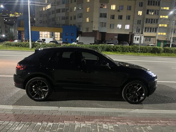 2017 Porsche Macan I, чёрный, 3700000 рублей - вид 4